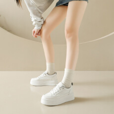 2026小白鞋女早秋新款韩版ins女学生休闲运动百搭板鞋街拍