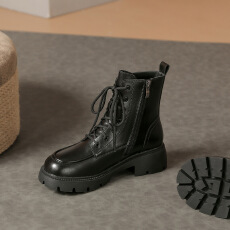 批发2025冬款马丁靴女圆头厚底拼色靴侧拉链软皮粗跟马丁靴前系带短靴