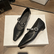 批发复古通勤玛丽珍鞋2026春季新款百搭气质浅口低跟单鞋尖头<b class='q'>大码</b><b class='q'>女鞋</b>