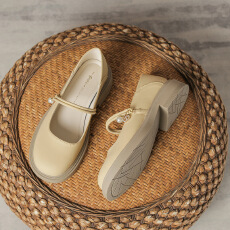 批发玛丽珍鞋女2026四季款一字带珍珠装饰鞋圆头低跟乐福鞋职业英伦风