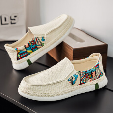 批发帆布鞋男2026春季<b class='q'>新款</b>透气休闲运动软底一脚蹬青少年豆豆复古板鞋