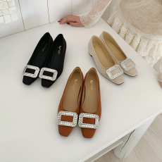 批发气质方扣水钻单鞋女2026新款<b class='q'>百搭</b>浅口缎面内增高配裙子<b class='q'>女鞋</b>子仙气