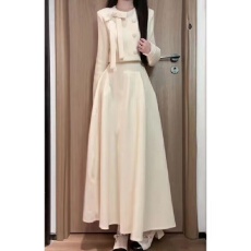 批发实价法式小香风套装女秋季蝴蝶结排扣短外套<b class='q'>高腰</b>半身裙两件套