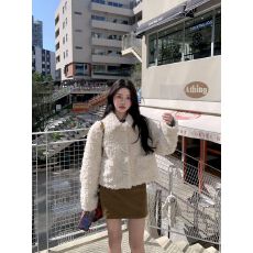 批发年轻款羊羔毛外套女冬<b class='q'>短款</b>韩系小个子皮毛一体减龄洋气毛绒厚上衣