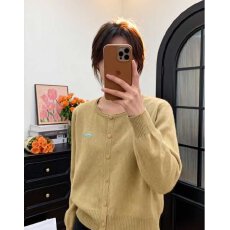 批发2025年秋冬韩风chic盐系<b class='q'>轻熟</b>高级感长袖针织毛衣开衫上衣女