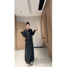 灰色针织毛衣连衣裙子女2025新款秋冬季韩系一整套装深冬穿搭长裙
