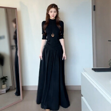 批发法式气质黑色针织连衣裙子女秋<b class='q'>冬</b>2025新款巨好看穿搭一整套装长裙