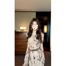 批发法式温柔长袖<b class='q'>连衣裙</b>秋季新款茶歇桔梗气质收腰显瘦大裙摆裙子