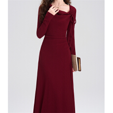 批发红色<b class='q'>复古</b>高级感连衣裙子2025年新款女秋装小个子气质收腰显瘦<b class='q'>长裙</b>