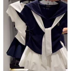 批发原版2026夏设计感撞色V领海军风假两件披肩<b class='q'>T</b><b class='q'>恤</b>高腰短<b class='q'>裙</b>裤两件套潮