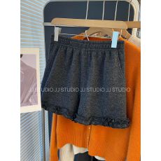 批发<b class='q'>大码</b>300斤韩系显瘦松紧腰显瘦短裤女春秋新木耳边甜美加厚短裤潮