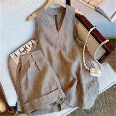 批发老钱风复古无袖挂脖套装女<b class='q'>夏</b>季绝美巨好看咖色V领背心短裤两件套