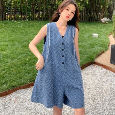 批发2025夏季新款无袖背心牛仔<b class='q'>连体</b>裤女减龄V领时尚小个子连衣裙