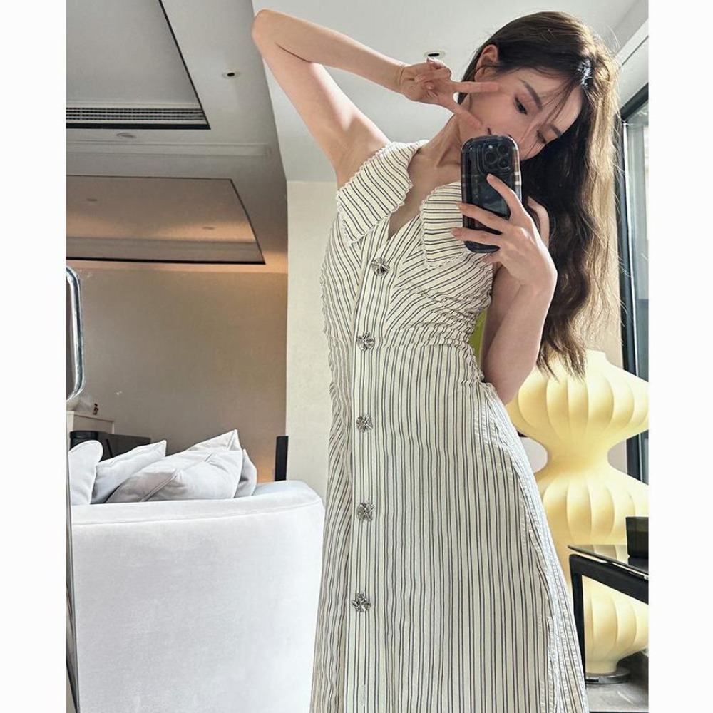 FA34205# 小众休闲慵懒风条纹无袖连衣裙女春夏新款设计感温柔气质显瘦长裙 服裝批發女裝批發服飾貨源
