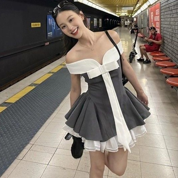 FA34201# 千金芭蕾风蝴蝶结撞色拼接一字肩抹胸连衣裙女夏季新款潮ins裙子 服裝批發女裝批發服飾貨源