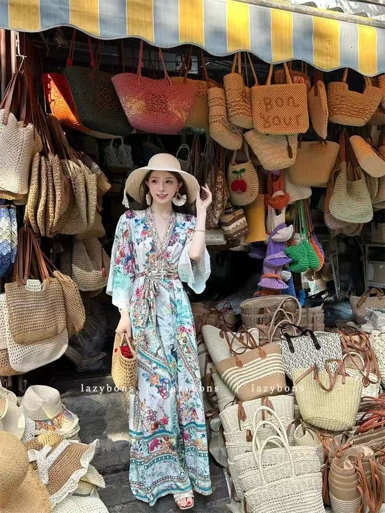 RY70151# 度假风连衣裙2026新款女夏季那不勒斯裙法式高级感气质v领长裙子