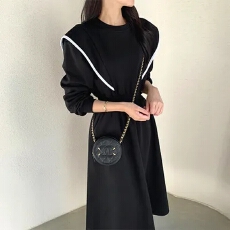 批发<b class='q'>韩国</b>chic 气质飞飞袖撞色加绒保暖收腰显瘦<b class='q'>卫衣</b>连衣裙