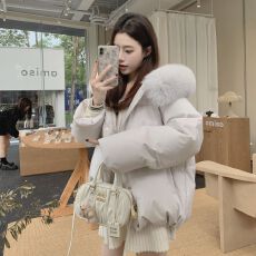 批发粉色狐狸大毛领连帽短款羽绒棉女2025年冬季韩版宽松加厚保暖外套