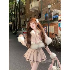 甜美圣诞氛围感套装毛毛拼接连帽斗篷+纯欲百搭上衣衫+波点连衣裙