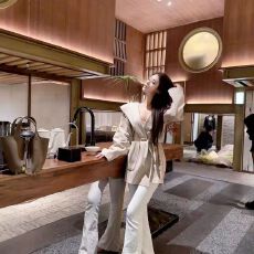 批发2025秋<b class='q'>冬</b>新款连帽外套双字母f家气质麂皮外套薄款大衣中长款