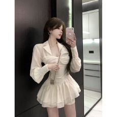 批发甜辣妹长袖衬衫连衣裙女春秋纯欲白色方领褶皱收腰显瘦<b class='q'>蓬蓬</b><b class='q'>短裙</b>子