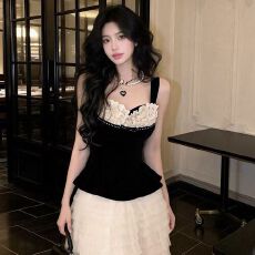 批发纯欲甜辣蕾丝花边拼接吊带背心小众性感百搭修身显瘦无袖黑色上衣