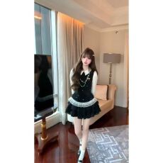 批发春季新款悉尼日记千金学院长袖显瘦修身衬衫马甲拼接半身裙三件套