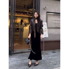 批发松弛感穿搭高级黑色丝绒吊带长裙春秋百搭皮衣短外套优雅时尚套装