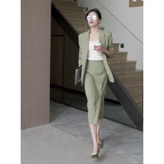 批发冷淡风绿色休闲西装外套春季2026年新款职业ol半身裙<b class='q'>两件套装</b>女士
