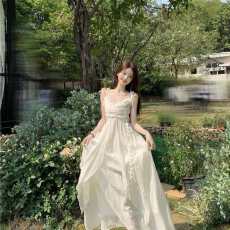 批发海边度假<b class='q'>纯色</b>吊带<b class='q'>连衣裙</b>子女夏季2026新款高级感气质收腰仙女长裙