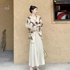 批发新中式国风清冷感绝美水墨印花上衣半身裙两件<b class='q'>套装</b>女春秋高级感