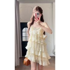 批发气质纯欲风烫钻亮片小众设计高级感辣妹<b class='q'>荷叶边</b>不规则吊带<b class='q'>连衣裙</b>女