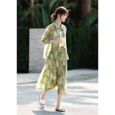 批发绚丽灵动艺术感套装<b class='q'>春</b>晕染印花设计感半裙套装