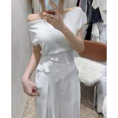 批发有货 <b class='q'>不规则</b>开叉系带修身显瘦上衣女韩系纯欲风斜肩短袖针织衫