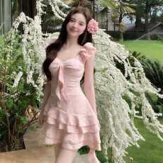 批发纯欲小樱花甜妹纯欲感沙滩度假温泉少女元气法式泳衣赫本风泳衣女