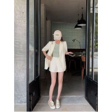 批发杏色短袖西装<b class='q'>外套</b>女<b class='q'>夏季</b>新款韩系小个子显瘦时尚潮流百搭西服上衣