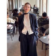 批发百搭休闲<b class='q'>西装</b><b class='q'>套装</b>女2026新款V领西服外套高腰垂感阔腿裤两件套潮