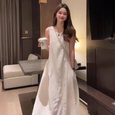 批发法式无袖白色背心<b class='q'>连衣裙</b>女夏2025新款清纯初恋系小白裙显瘦长款裙