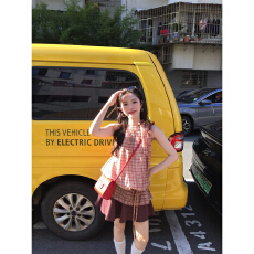 批发上衣女夏季无袖挂脖格子<b class='q'>衬衫</b>宽松气质荷叶边露