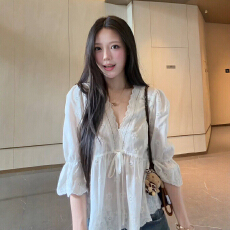 批发法式温柔风V领<b class='q'>七分袖</b>衬衫女夏季白色系带宽