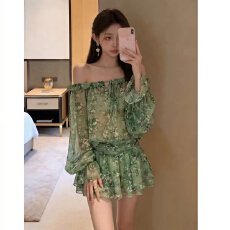 批发法式绿色木耳边v领碎花连衣裙子女<b class='q'>夏</b>季2026新款爆款收腰花苞短裙