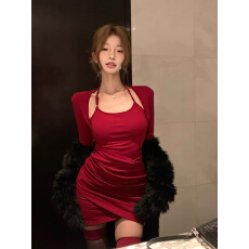 批发新年红色挂脖假两件长袖连衣裙女早春性感收腰不规则包臀短裙子冬