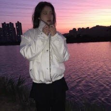 大毛领2025秋季新款潮酷保暖宽松短款毛领PU夹克外套秋冬棉服