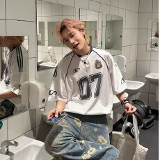 批发美式复古球衣风半袖t恤<b class='q'>男</b>潮流速干网眼透气宽松休闲v领赛车服上衣