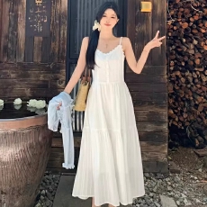 批发有内里<b class='q'>白色</b>法式吊带连衣裙女高级感洋气初恋收腰显瘦<b class='q'>裙子</b>