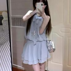 批发夏季2026新款法式无袖<b class='q'>挂</b><b class='q'>脖</b><b class='q'>连衣裙</b>子女小个子海边度假a字蛋糕短裙