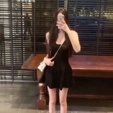 批发黑色花边吊带裙2025春夏新款韩版温柔风甜美小个子短裙无袖连衣裙