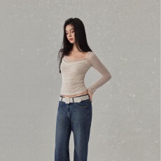 批发设计蕾丝纯欲显瘦修身浅粉<b class='q'>长袖</b>上衣荡领打底<b class='q'>长袖</b>