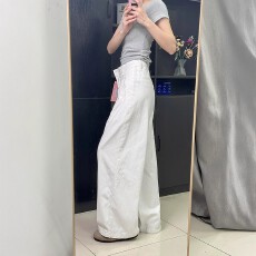 批发设计感纹理白色阔腿褶皱<b class='q'>牛仔裤</b><b class='q'>女</b>2025冬季高腰宽松垂感拖地<b class='q'>牛仔裤</b>