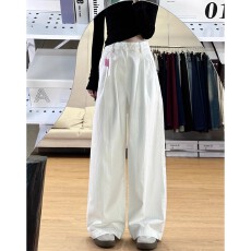 批发韩系白色高腰宽松遮胯宽阔腿<b class='q'>牛仔裤</b><b class='q'>女</b>显瘦别致褶皱设计休闲<b class='q'>牛仔裤</b>